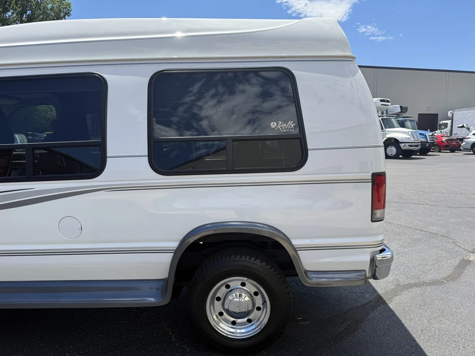 2005 Ford Econoline Van - Image 25 of 31