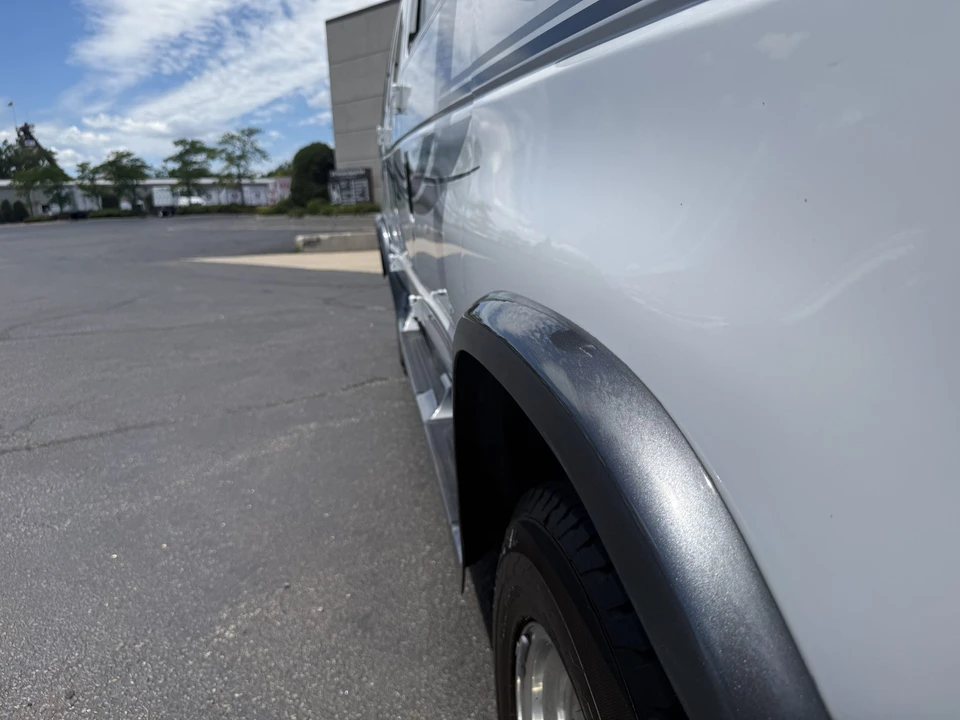 2005 Ford Econoline Van - Image 31 of 31