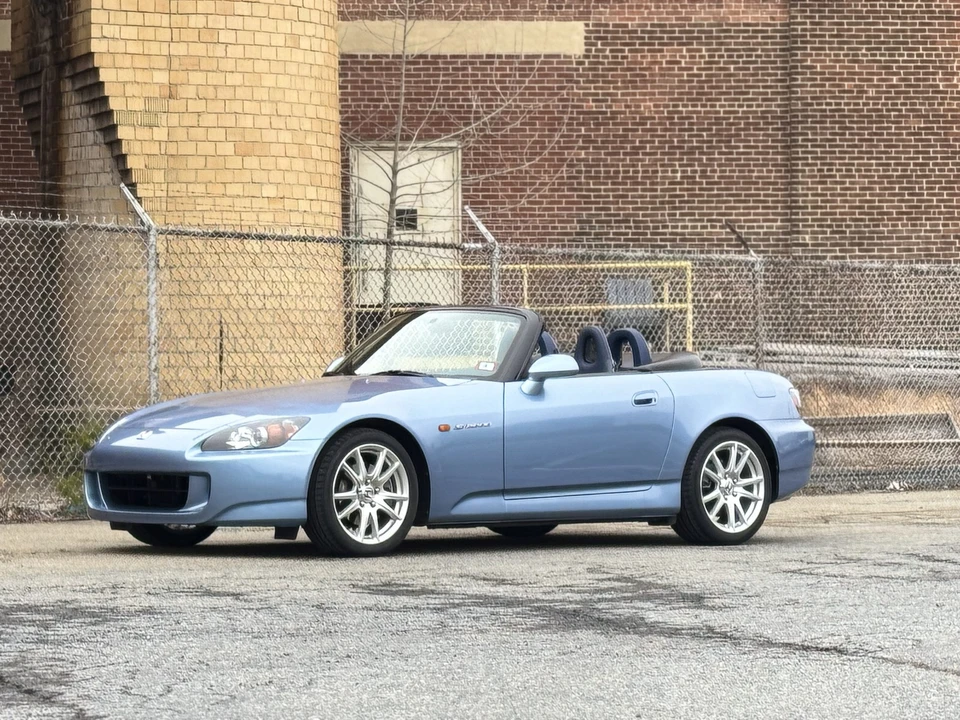 2005 Honda AP2 S2000 - Image 2 of 31