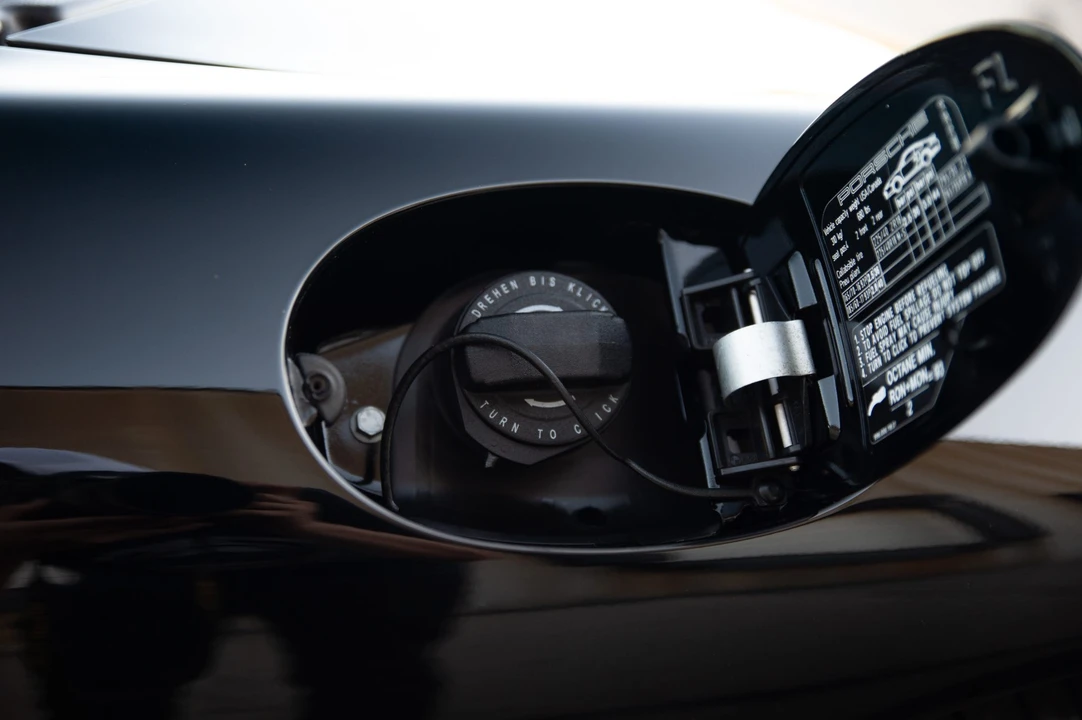 2005 Porsche 996 Turbo - Image 23 of 31