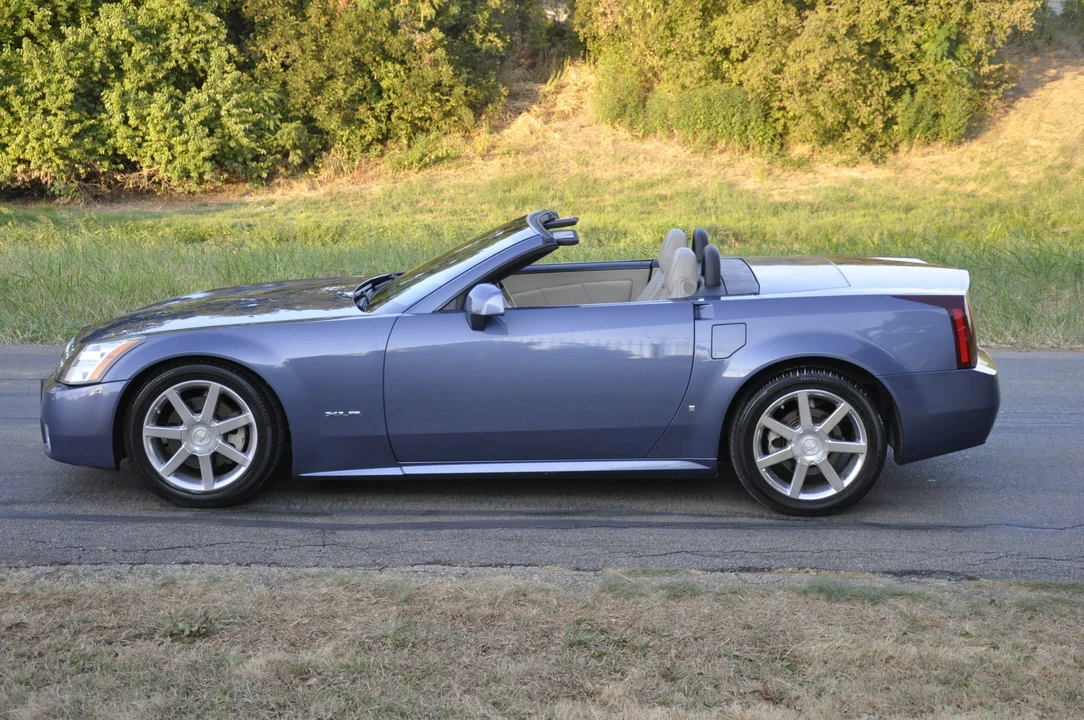 2006 Cadillac XLR - Image 6 of 31