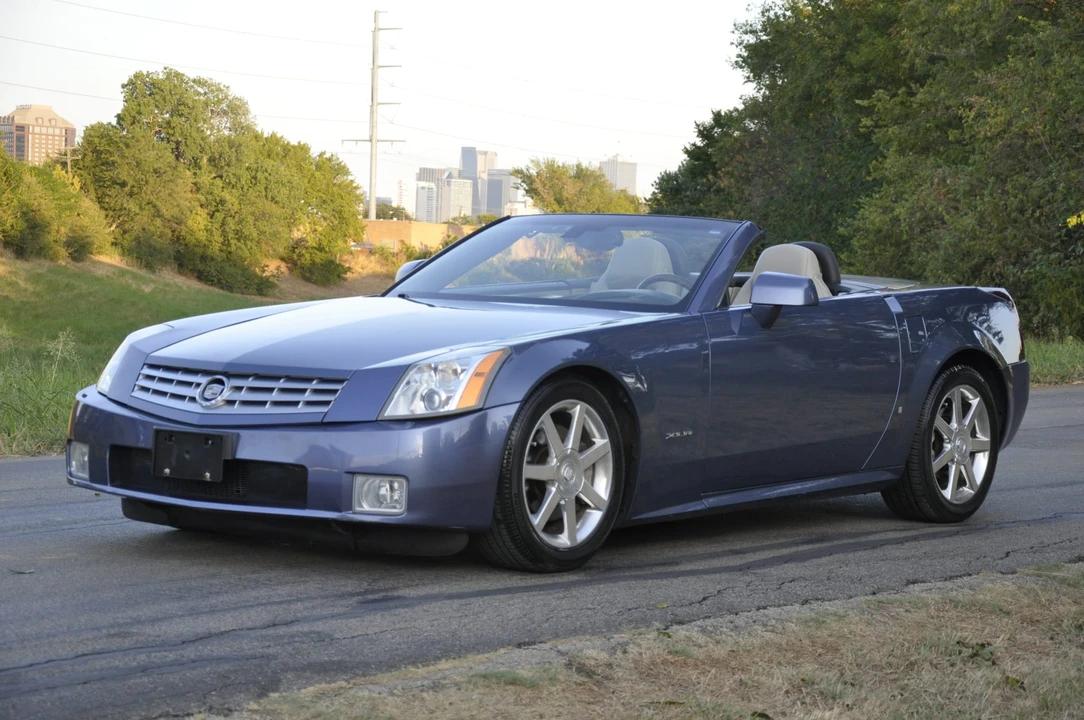 2006 Cadillac XLR - Image 3 of 31