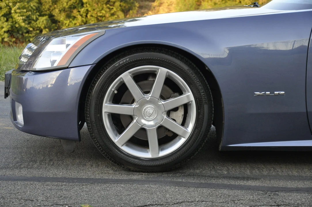 2006 Cadillac XLR - Image 28 of 31