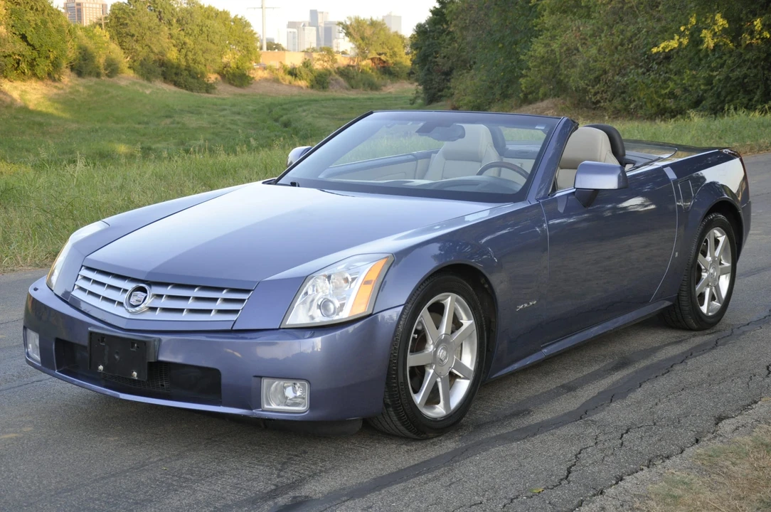 2006 Cadillac XLR - Image 2 of 31