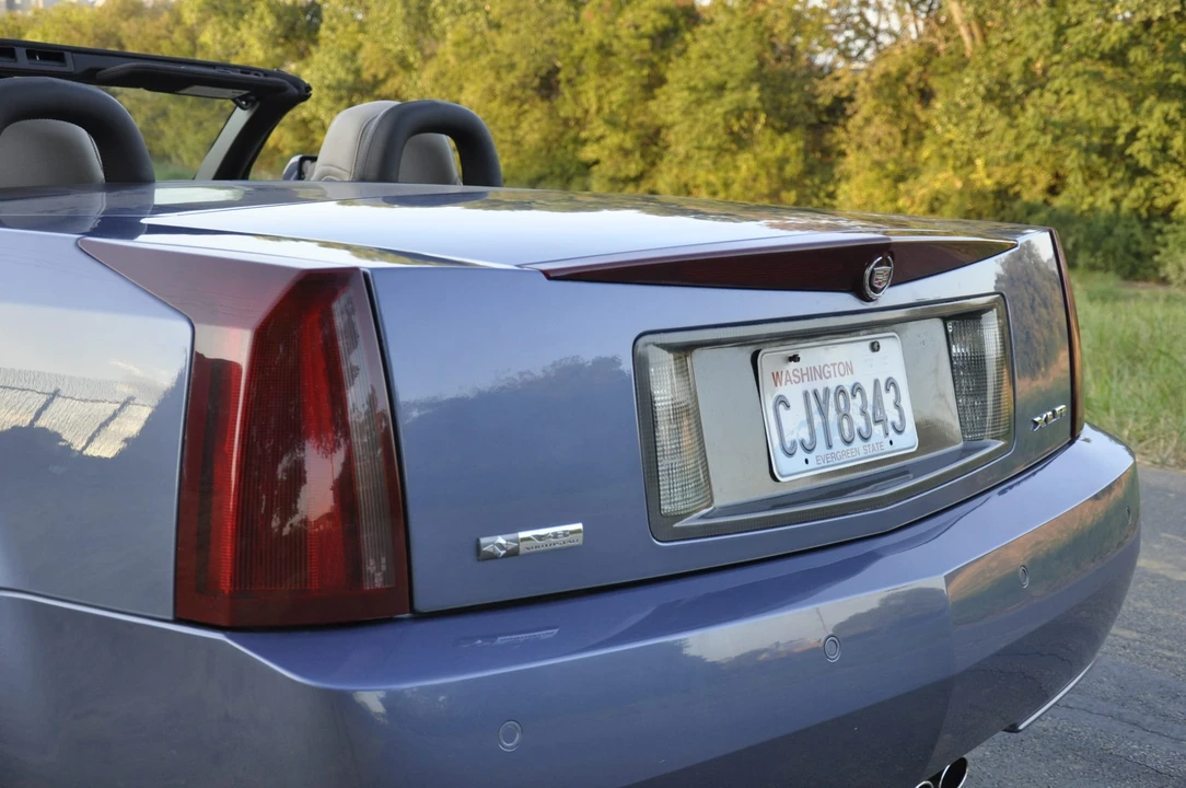 2006 Cadillac XLR - Image 25 of 31