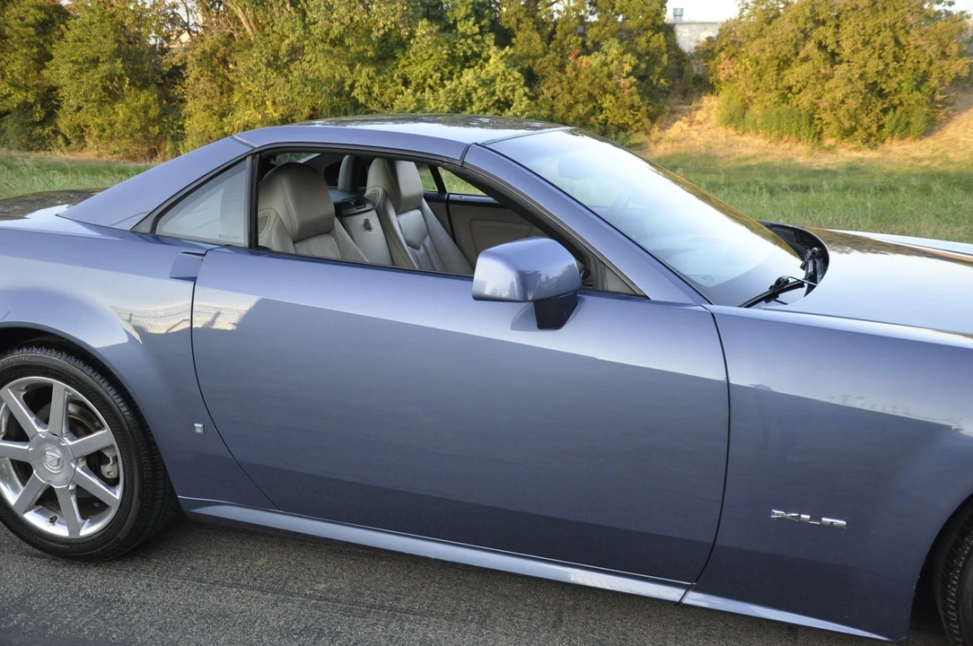 2006 Cadillac XLR - Image 24 of 31