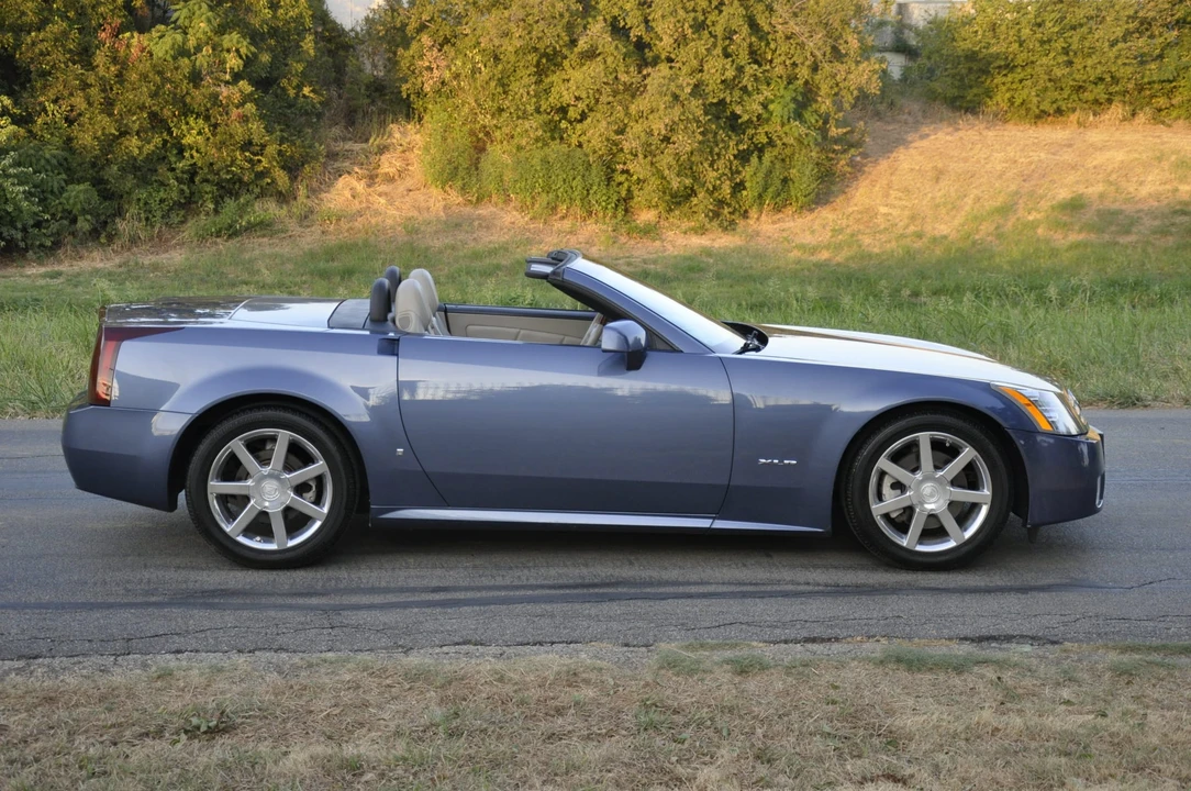 2006 Cadillac XLR - Image 11 of 31