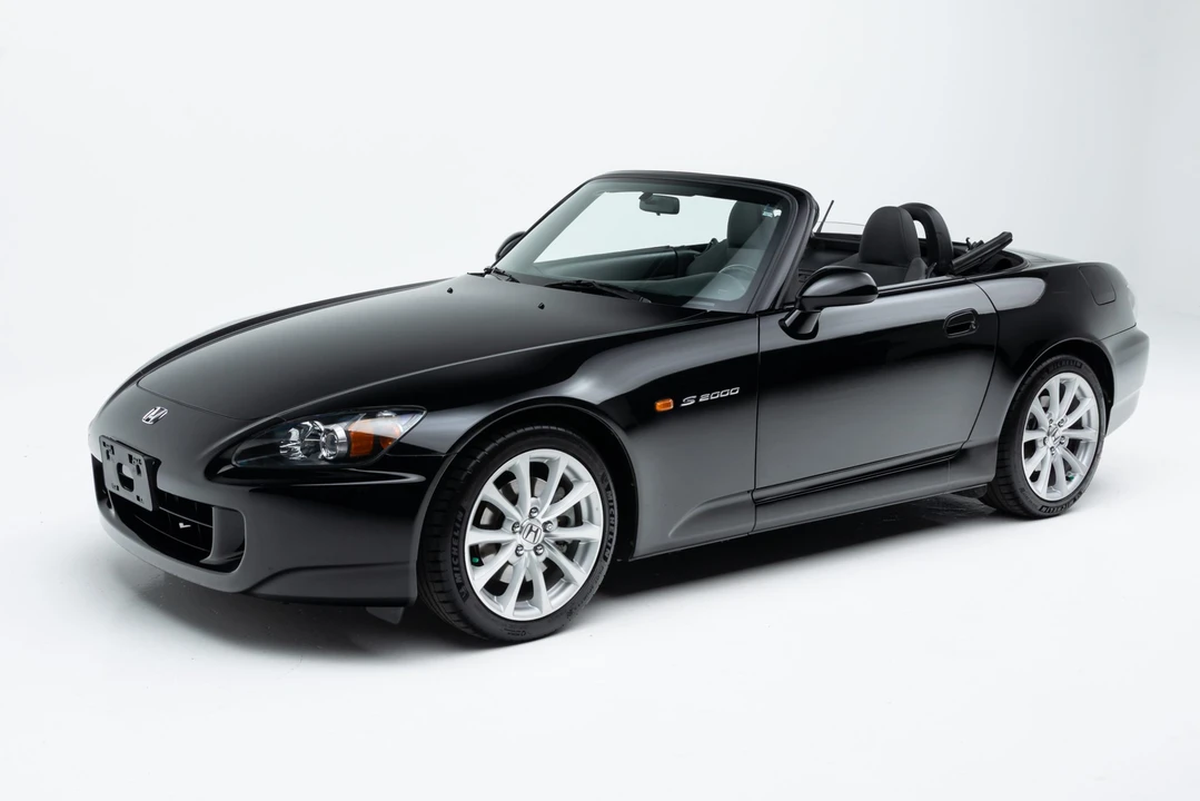 2006 Honda AP2 S2000 - Image 2 of 31