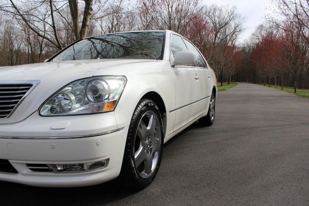 2006 Lexus LS 3rd Gen - Image 14 of 31