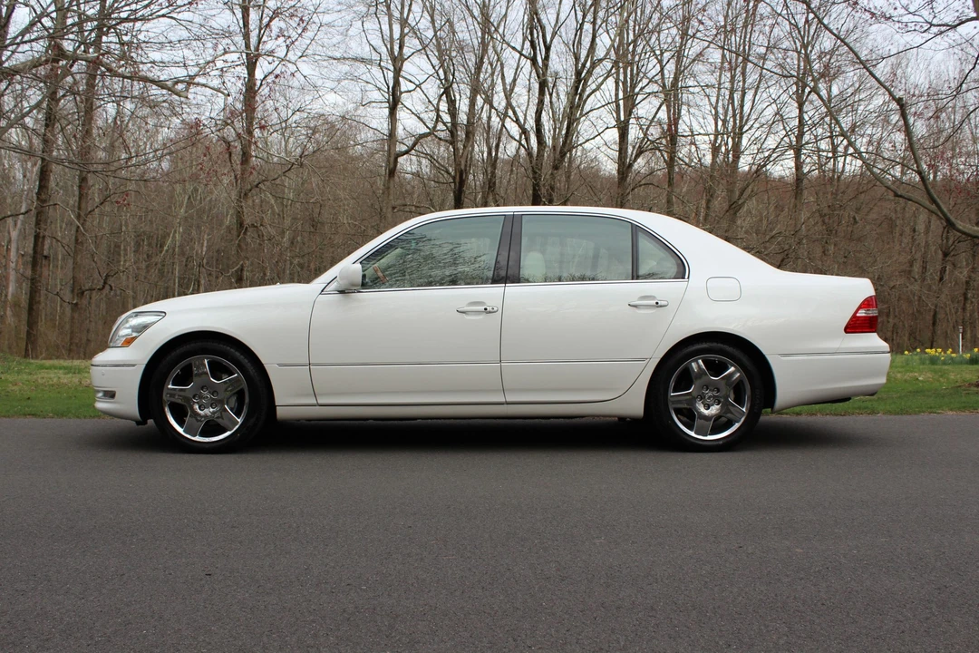 2006 Lexus LS 3rd Gen - Image 5 of 31
