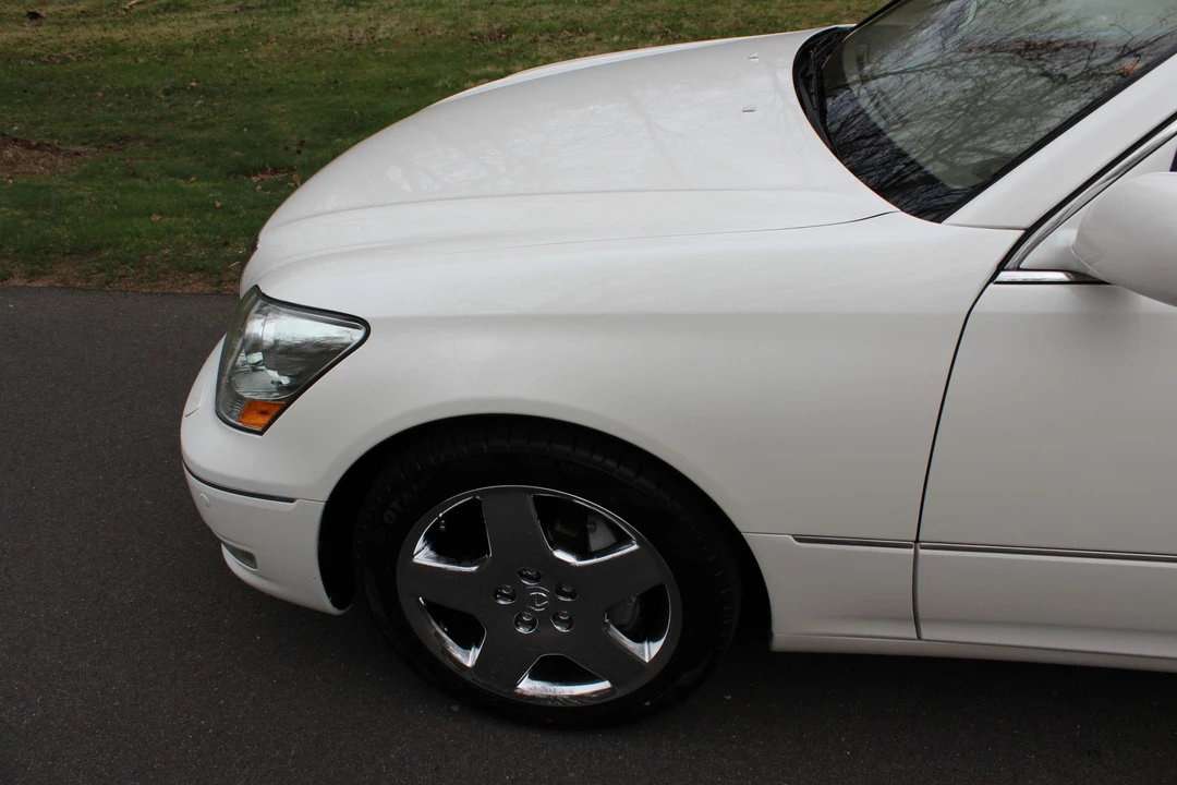 2006 Lexus LS 3rd Gen - Image 16 of 31