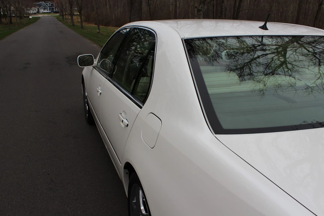 2006 Lexus LS 3rd Gen - Image 29 of 31