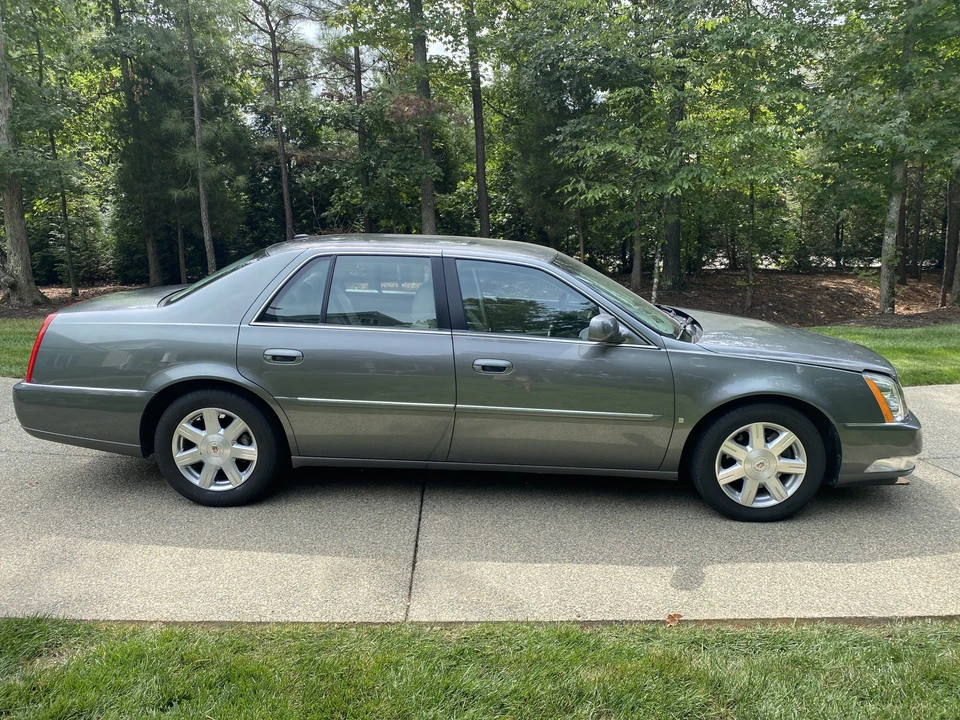 2007 Cadillac DTS - Image 4 of 31