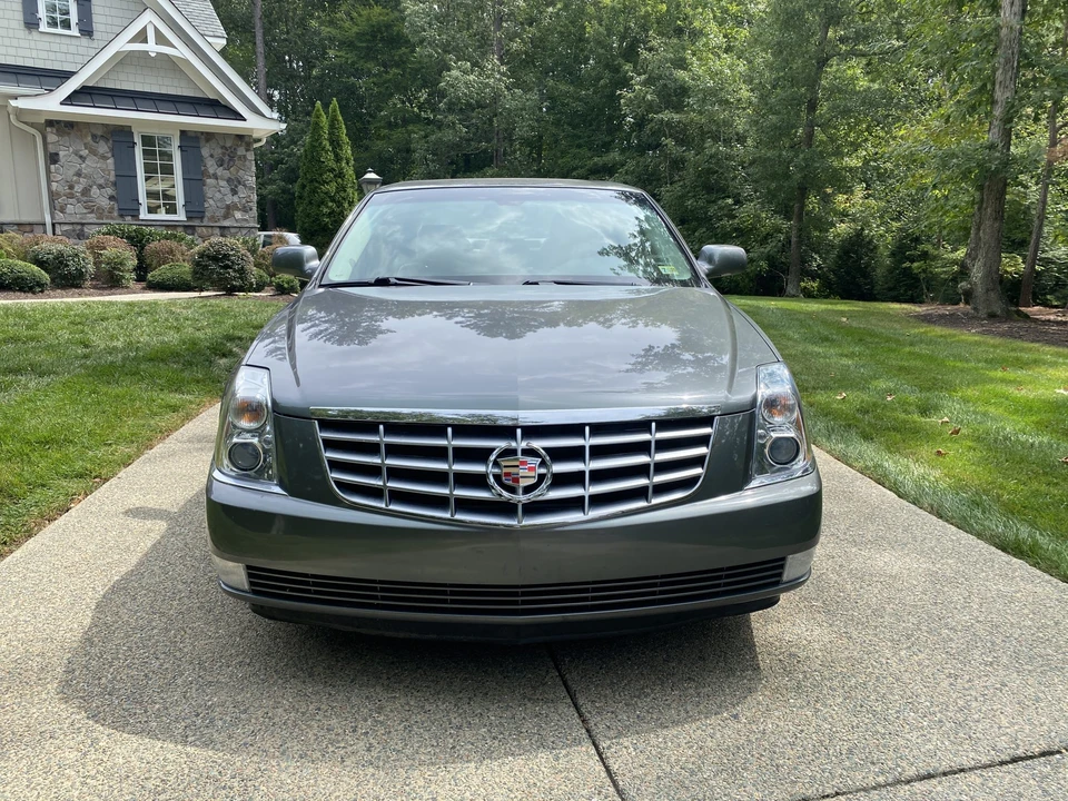 2007 Cadillac DTS - Image 2 of 31
