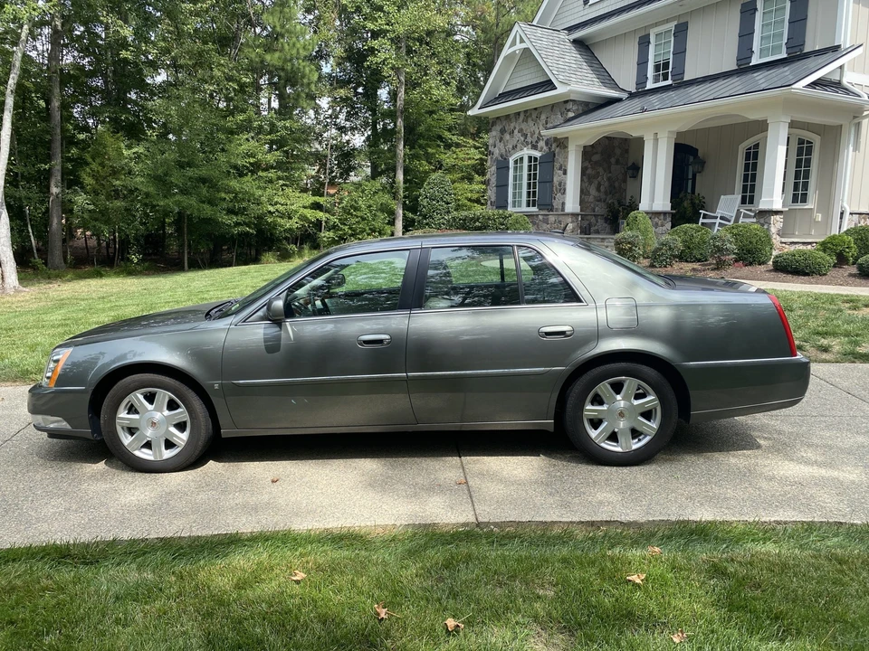 2007 Cadillac DTS - Image 8 of 31