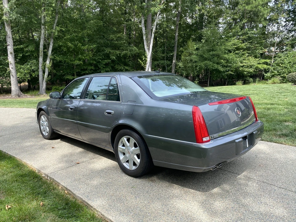 2007 Cadillac DTS - Image 7 of 31