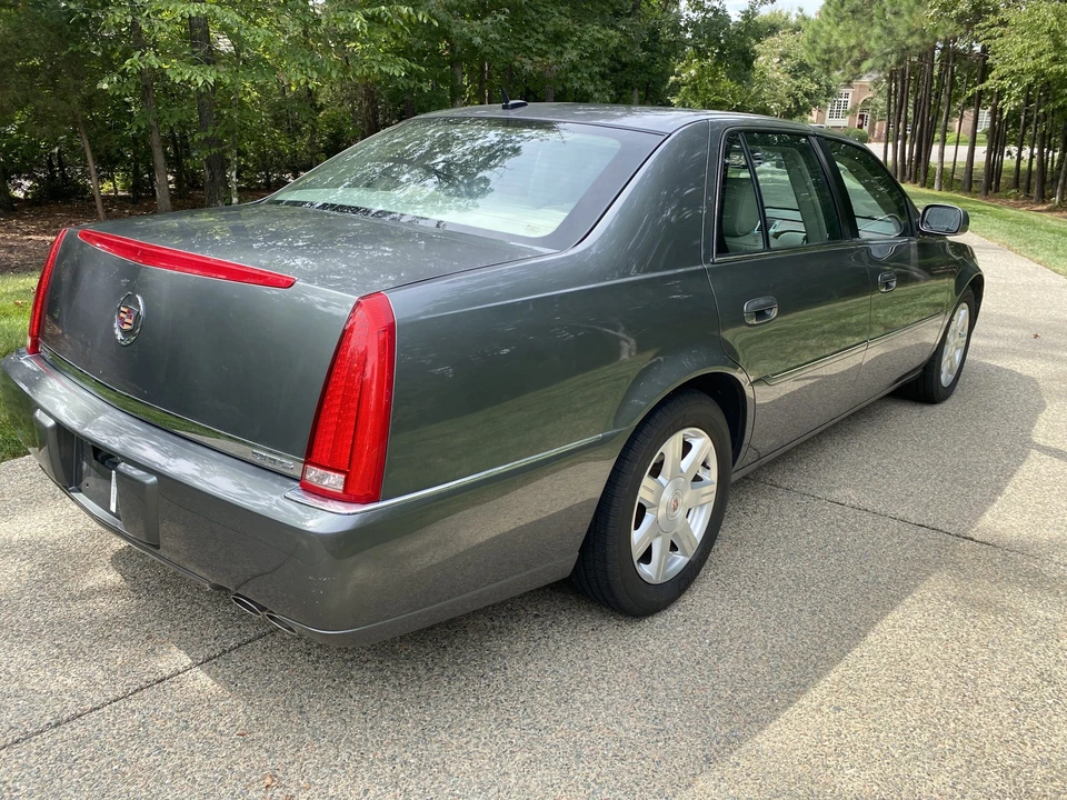 2007 Cadillac DTS - Image 5 of 31