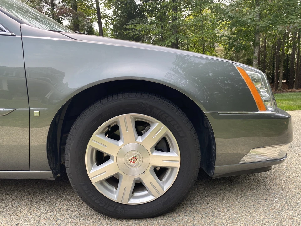 2007 Cadillac DTS - Image 24 of 31