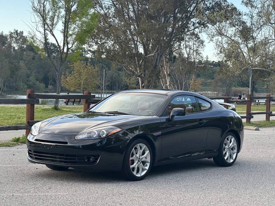 2007 Hyundai Tiburon - Image 2 of 31