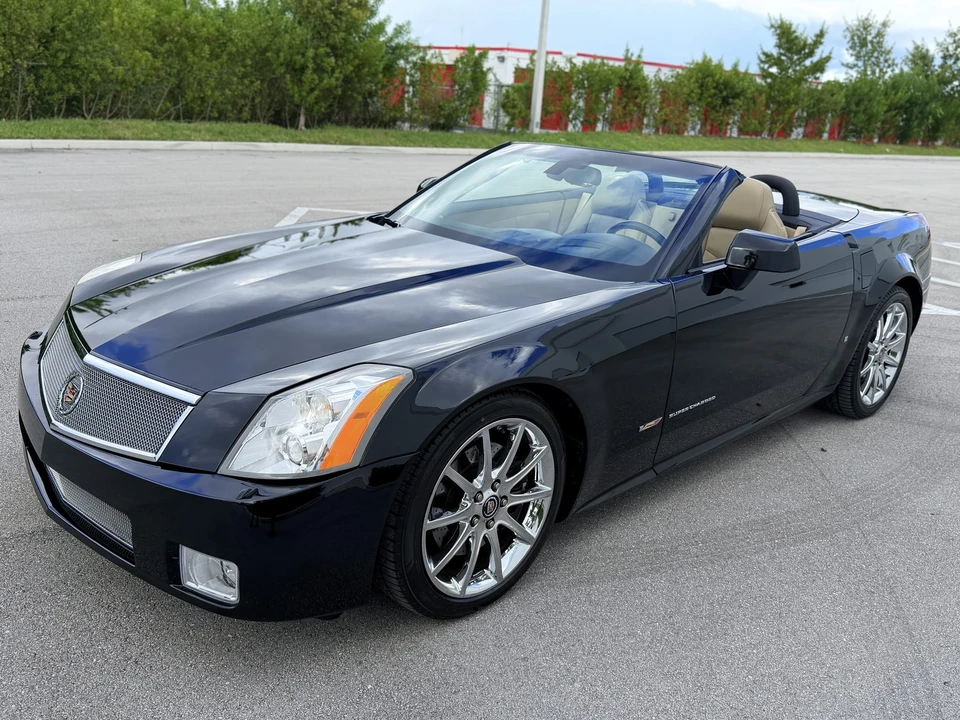 2008 Cadillac XLR-V - Image 3 of 31