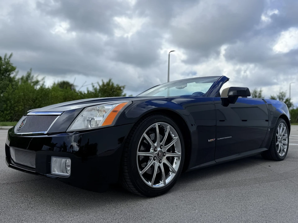 2008 Cadillac XLR-V - Image 5 of 31