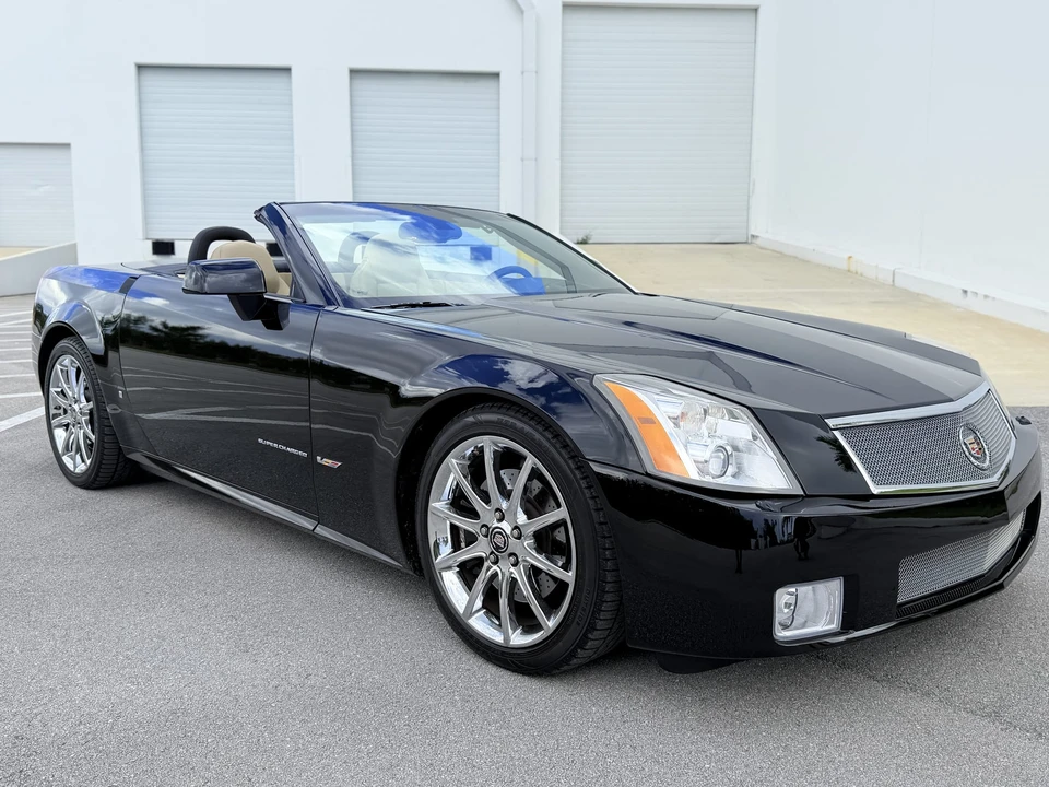 2008 Cadillac XLR-V - Image 13 of 31