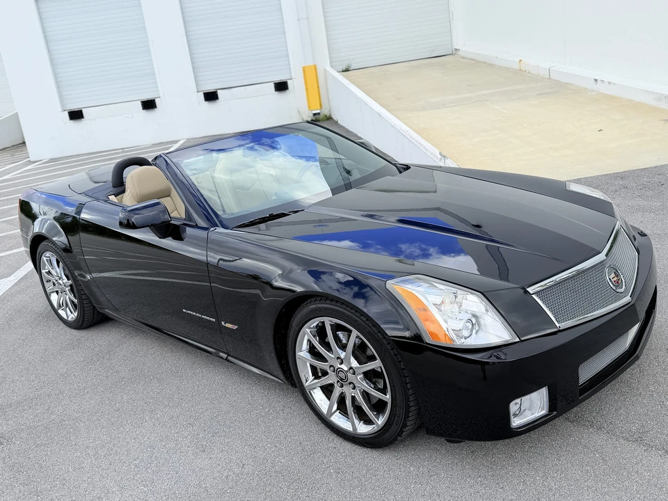 2008 Cadillac XLR-V - Image 14 of 31