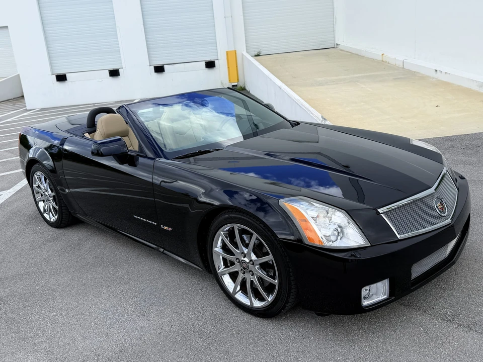 2008 Cadillac XLR-V - Image 12 of 31