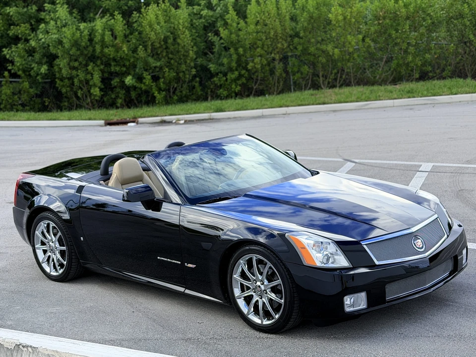 2008 Cadillac XLR-V - Image 25 of 31