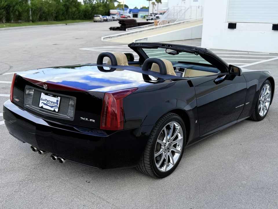 2008 Cadillac XLR-V - Image 10 of 31