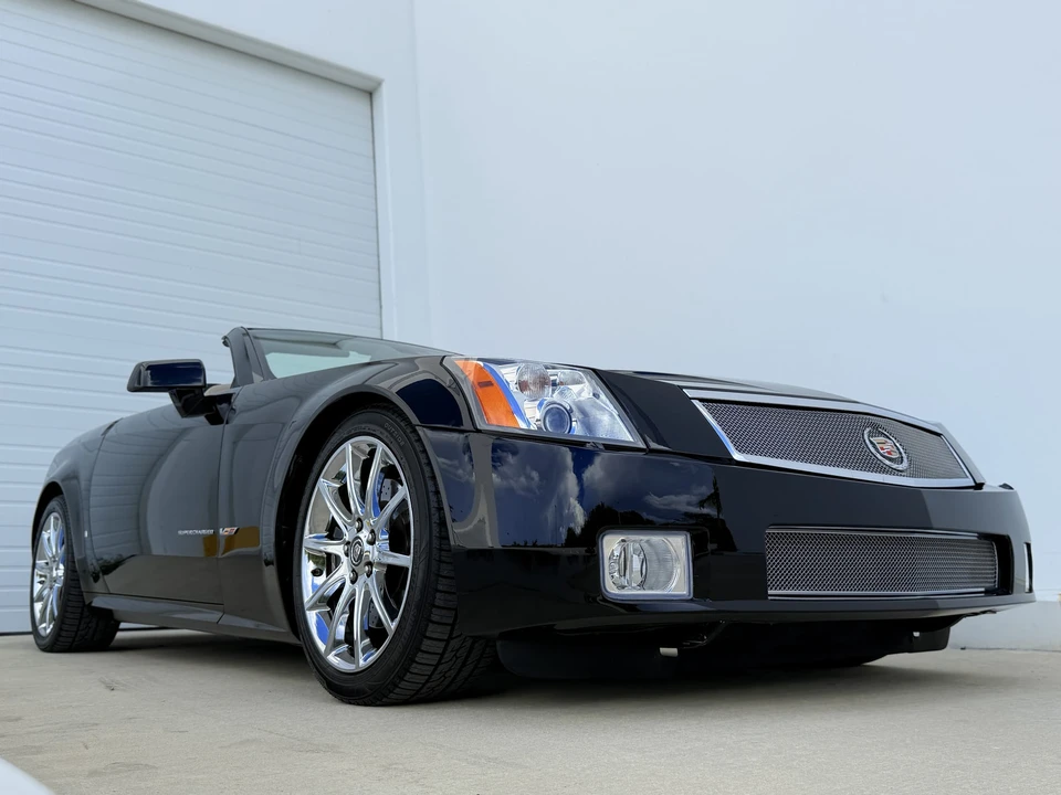 2008 Cadillac XLR-V - Image 18 of 31