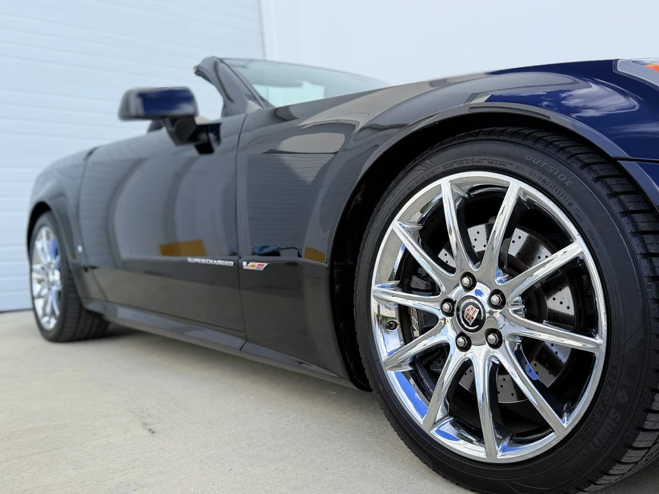 2008 Cadillac XLR-V - Image 28 of 31