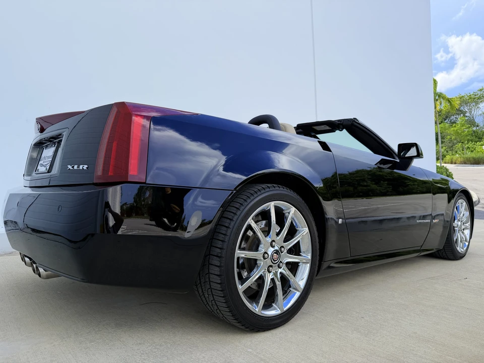 2008 Cadillac XLR-V - Image 11 of 31