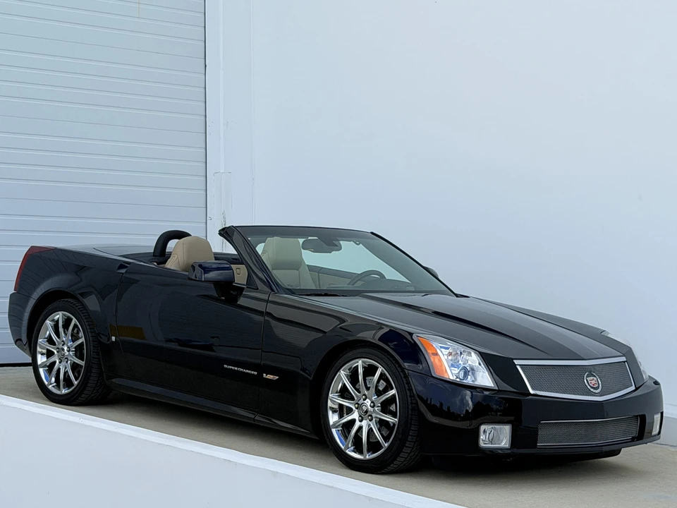 2008 Cadillac XLR-V - Image 17 of 31