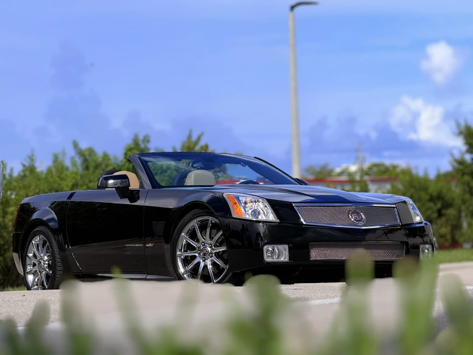 2008 Cadillac XLR-V - Image 23 of 31
