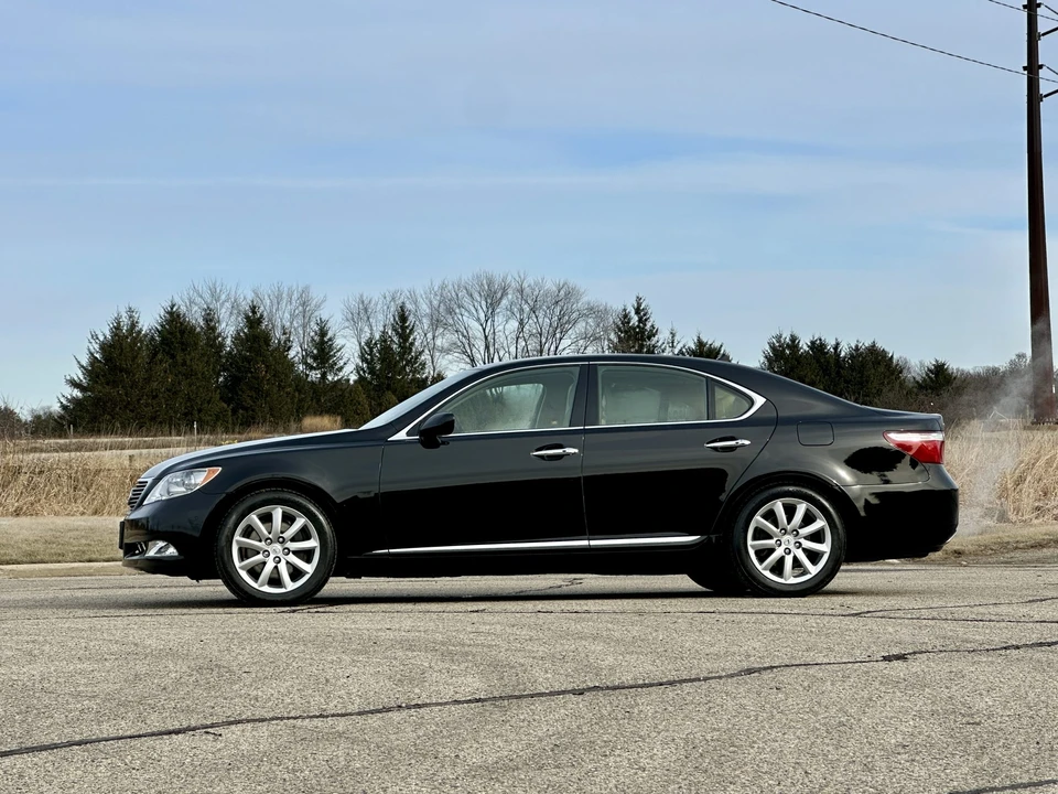 2008 Lexus LS 4th Gen - Image 10 of 31