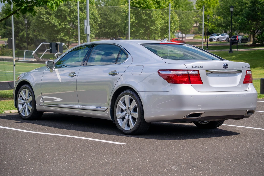 2008 Lexus LS 4th Gen - Image 4 of 31