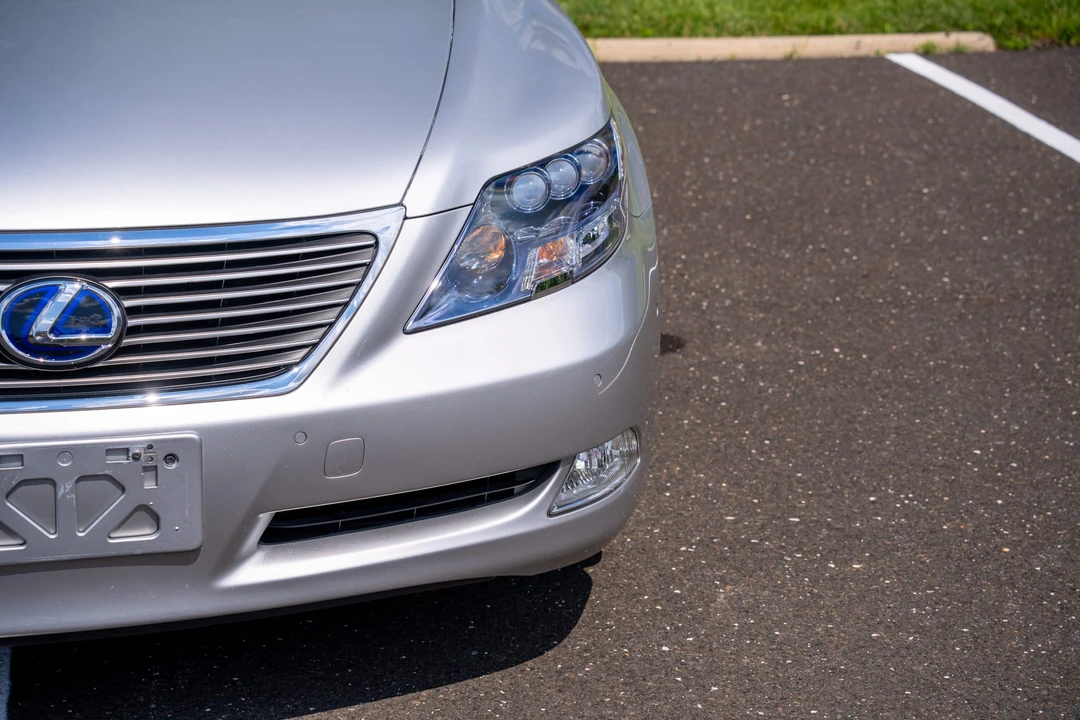 2008 Lexus LS 4th Gen - Image 17 of 31