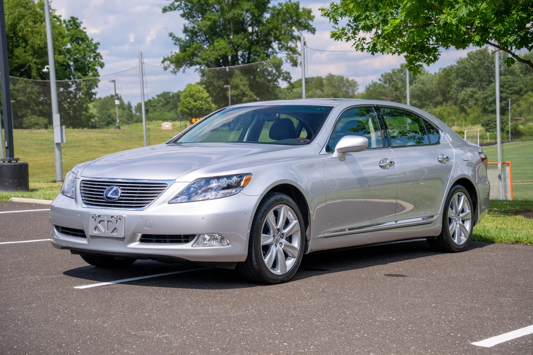 2008 Lexus LS 4th Gen - Image 2 of 31