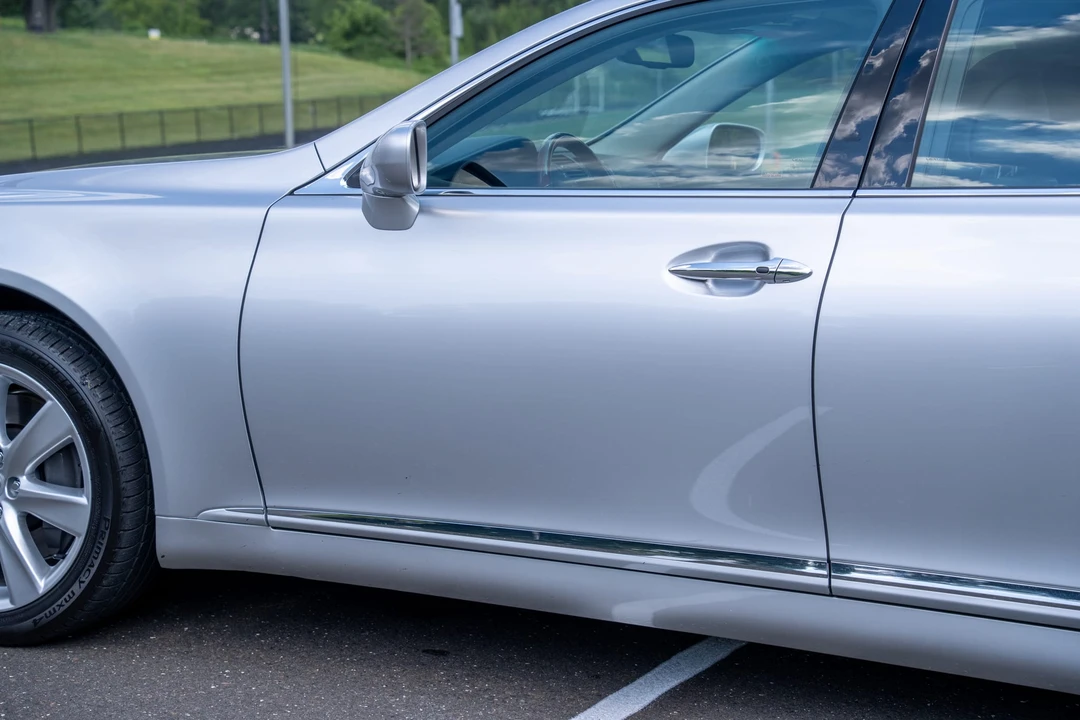 2008 Lexus LS 4th Gen - Image 23 of 31