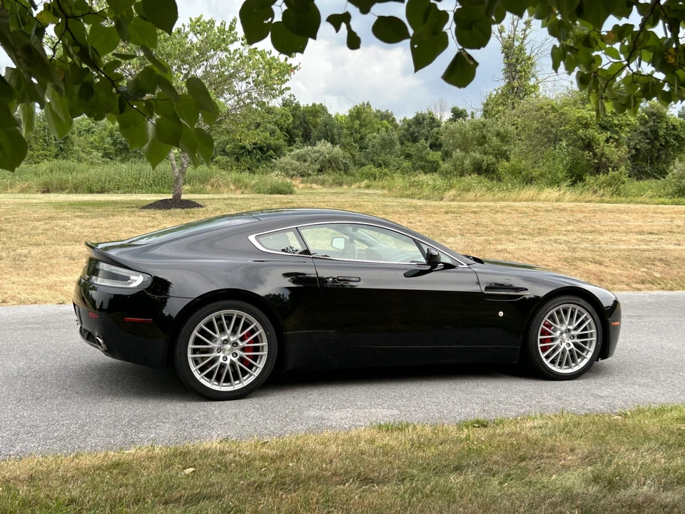 2009 Aston Martin V8 Vantage (2006-2017) - Image 26 of 31