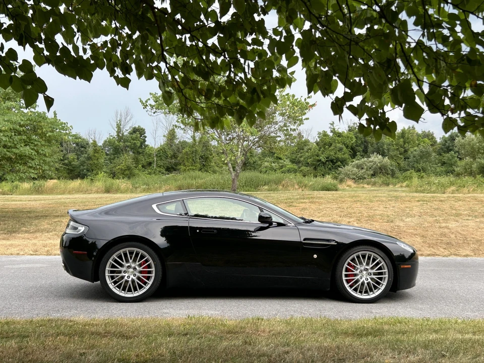 2009 Aston Martin V8 Vantage (2006-2017) - Image 25 of 31