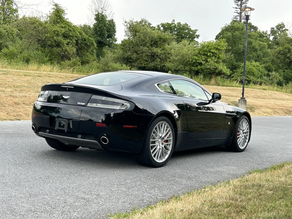 2009 Aston Martin V8 Vantage (2006-2017) - Image 28 of 31