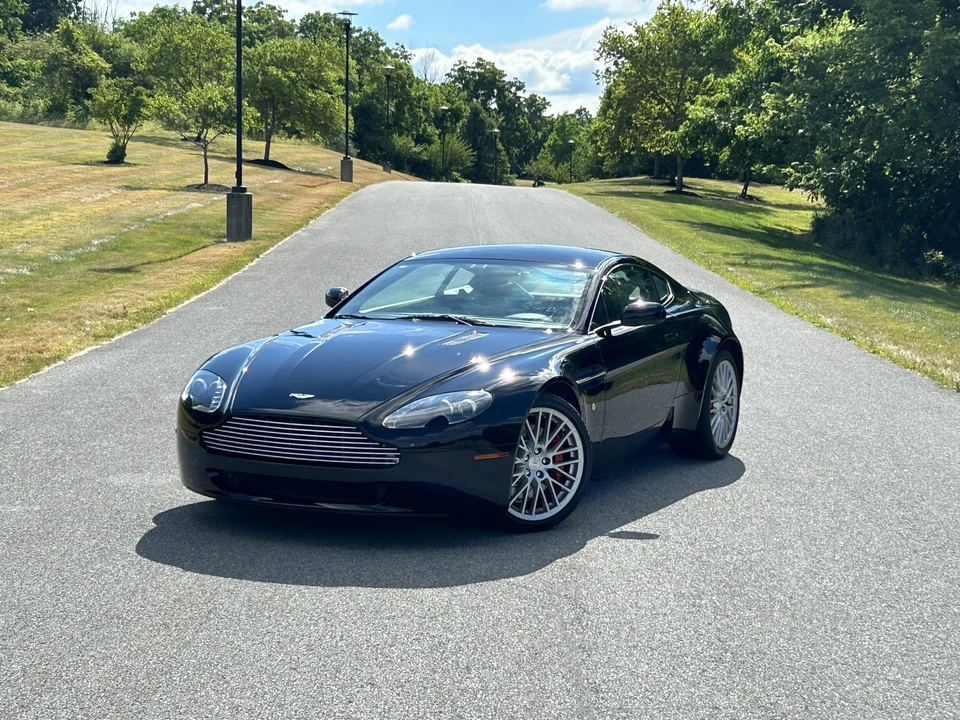 2009 Aston Martin V8 Vantage (2006-2017) - Image 9 of 31