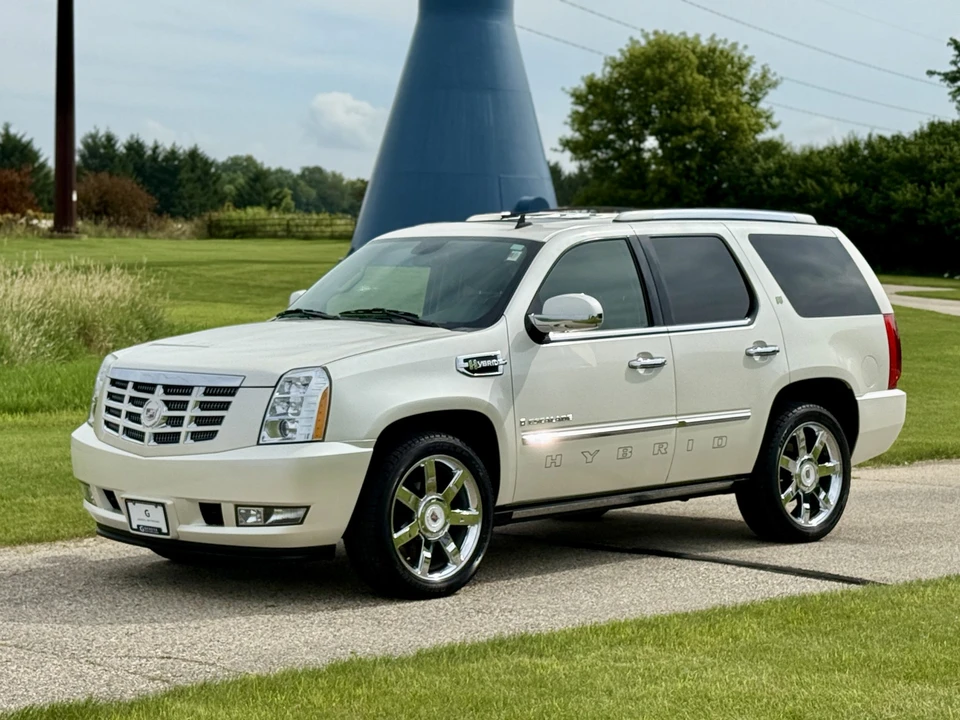 2009 Cadillac Escalade & EXT 3rd Gen - Image 2 of 31