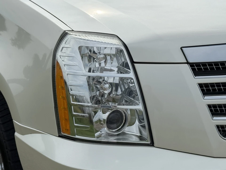 2009 Cadillac Escalade & EXT 3rd Gen - Image 18 of 31