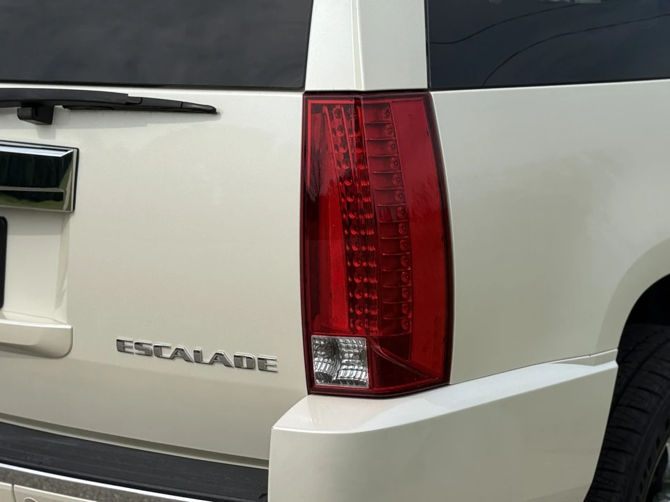 2009 Cadillac Escalade & EXT 3rd Gen - Image 25 of 31