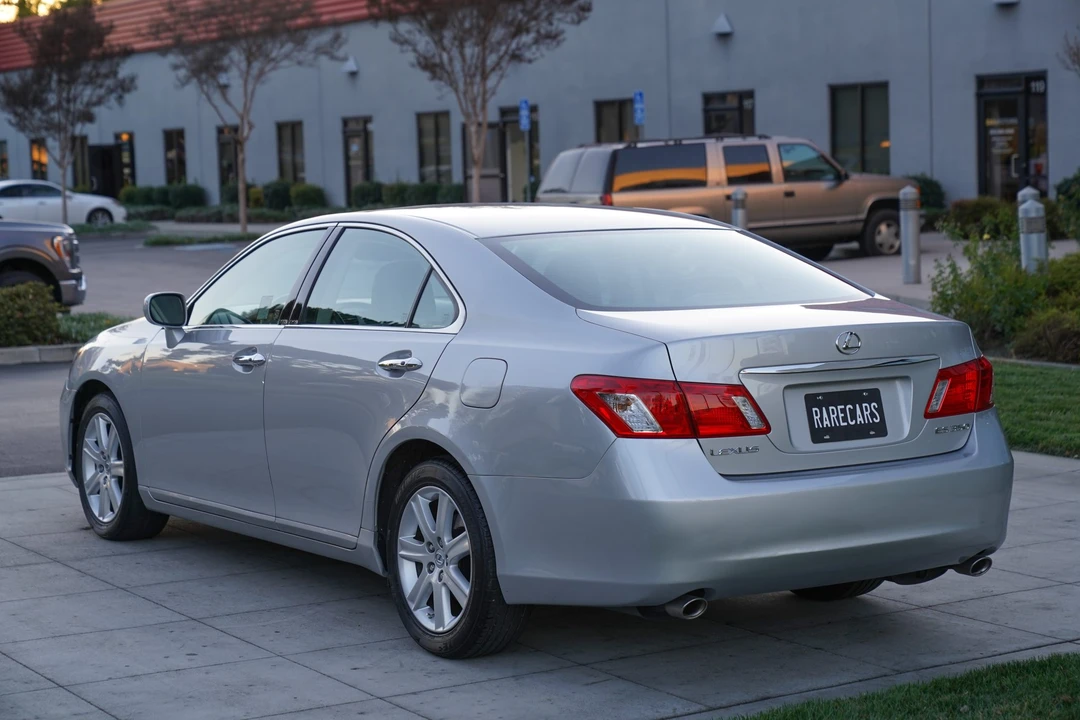 2009 Lexus ES 5th Gen - Image 15 of 31