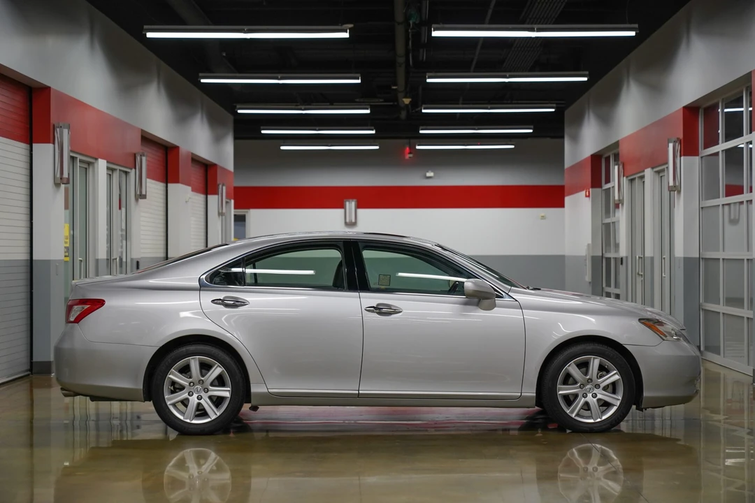 2009 Lexus ES 5th Gen - Image 21 of 31
