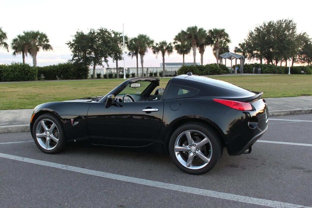 2009 Pontiac Solstice GXP - Image 2 of 31
